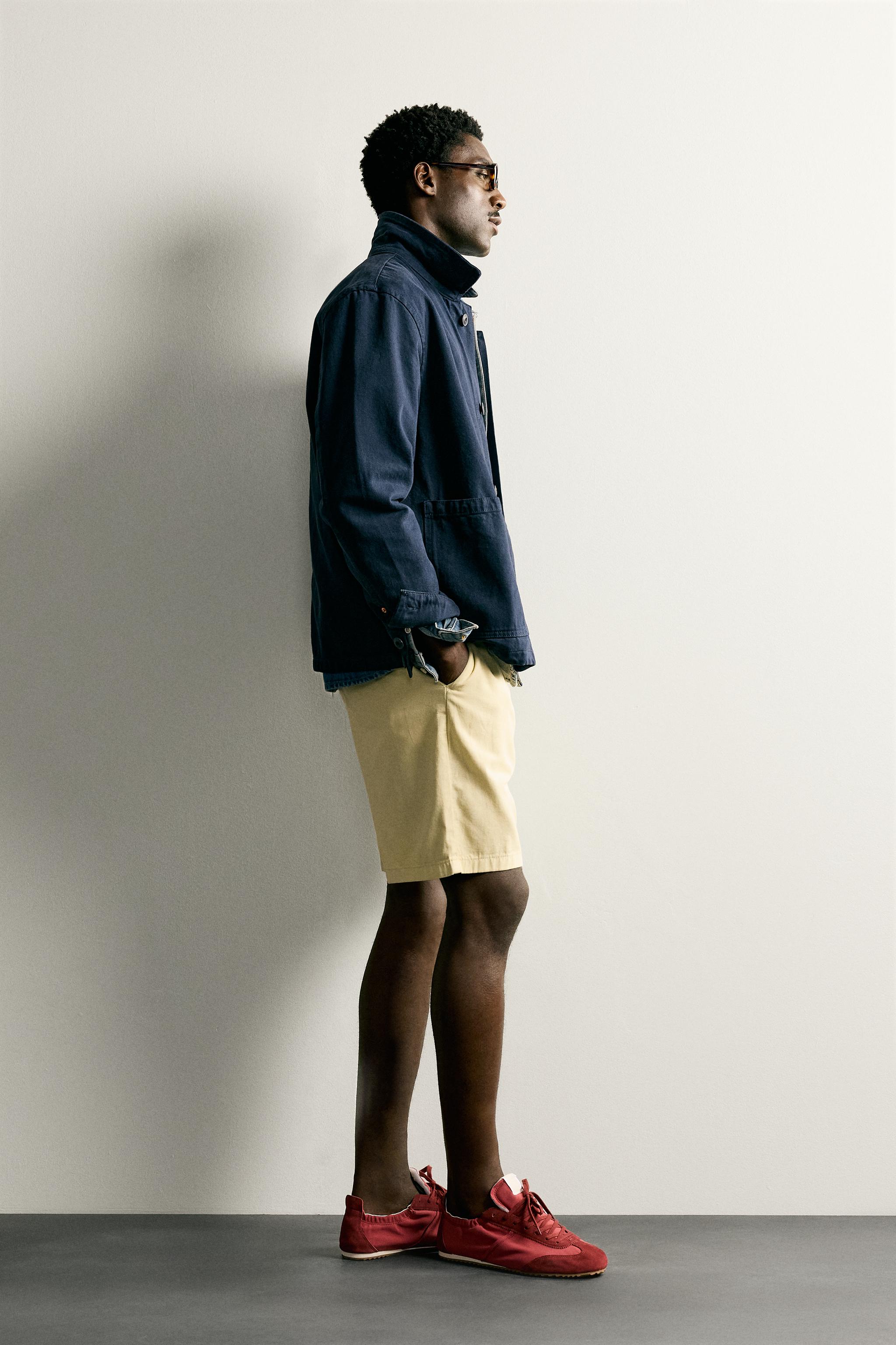 REGULAR FIT PLEATED SHORTS